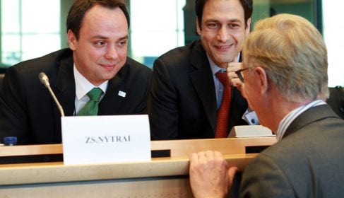 Fellegi Tamás és Nyitrai Zsolt az EP ipar, kutatás és energiaügyi bizottsága ülésén